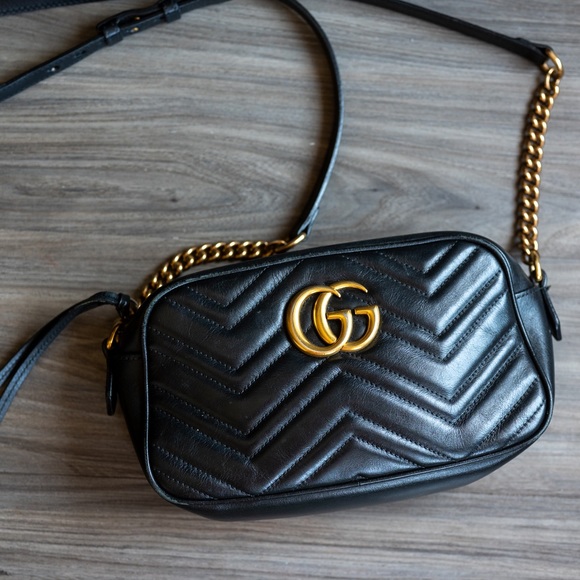 Gucci GG Marmont Small Shoulder Bag in Black - Picture 2 of 11